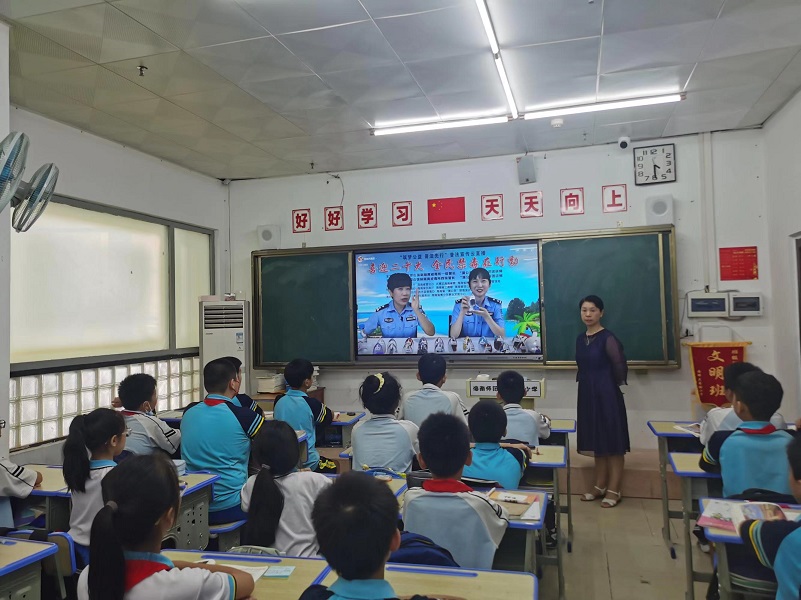 欧美性爱
“喜迎二十大 创建无毒品危害的自贸港”禁毒宣传进校园系列活动