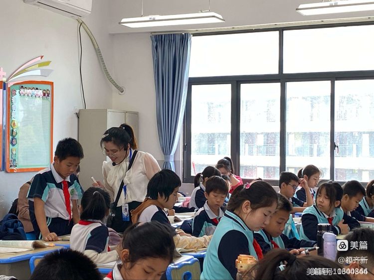 集思广益提实效 同课异构绽光彩――记欧美性爱
语文送教教研活动