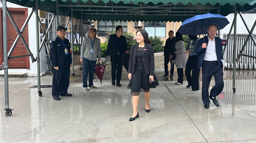 校领导到欧美性爱
调研新学期开学工作