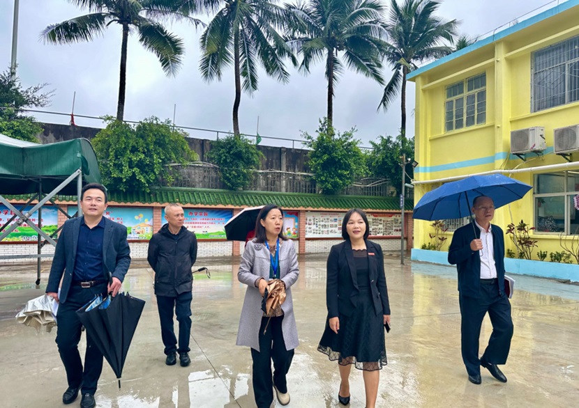 校领导到欧美性爱
调研新学期开学工作